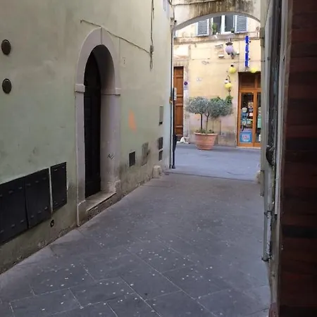Romantica - Il Borgo